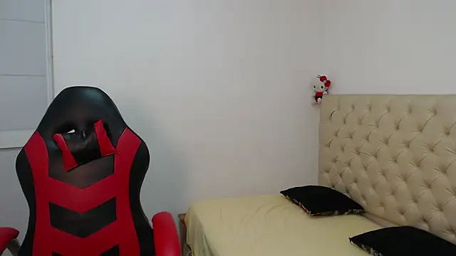 DEIV2  online show from November 8, 2025, 8:34 pm