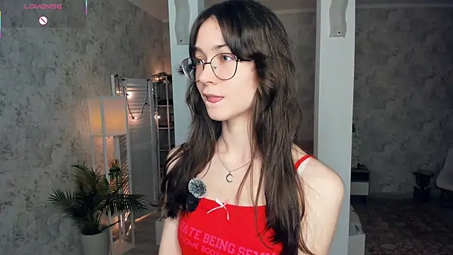 ReneeLippeatt online show from November 23, 2025, 7:46 pm