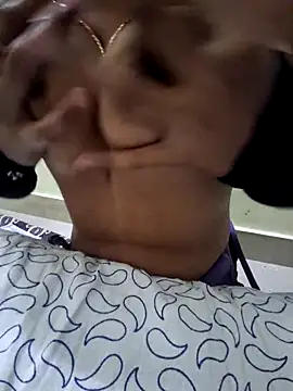 jasminetaml online show from October 11, 2025, 8:32 pm