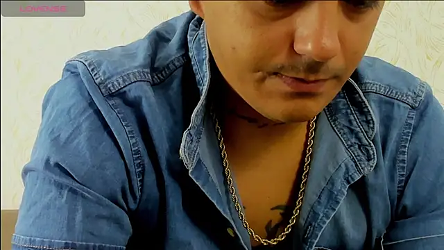 MaximoHall86 online show from October 30, 2025, 12:14 pm