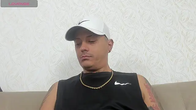 MaximoHall86 online show from October 10, 2025, 12:06 pm