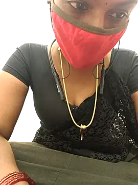 Snapshot of Tamil_Yalini12 chatting on February 6, 2026, 6:48 pm Tamil Yalini12 online show from February 6, 2026, 6:48 pm