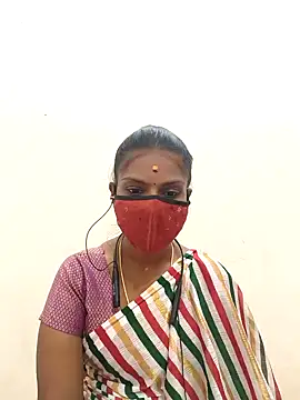 Snapshot of Tamil_Yalini12 chatting on February 2, 2026, 5:28 am Tamil Yalini12 online show from February 2, 2026, 5:28 am