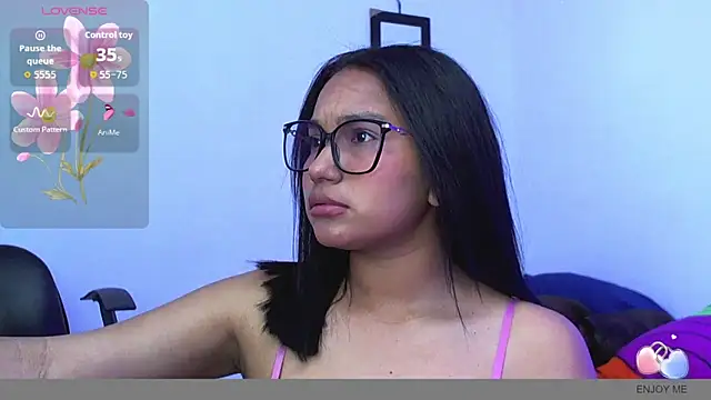 Snapshot of megan_lrr chatting on October 16, 2025, 3:37 am megan lrr online show from October 16, 2025, 3:37 am