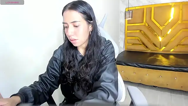 nicole samanthaa online show from October 1, 2025, 11:47 am