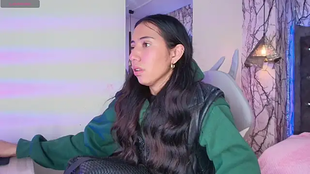 nicole samanthaa online show from October 4, 2025, 12:07 pm