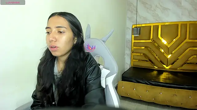 nicole samanthaa online show from October 2, 2025, 12:19 pm