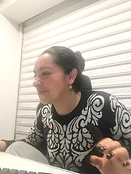 Snapshot of Alisson_Stonee chatting on February 1, 2026, 6:06 pm Alisson Stonee online show from February 1, 2026, 6:06 pm