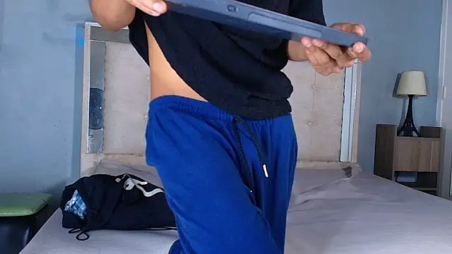 marcus hans  online show from October 19, 2025, 11:57 am