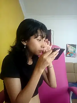 xoxo milk online show from October 12, 2025, 6:42 pm