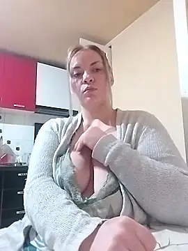 Mommygetnaughty online show from October 19, 2025, 3:48 pm