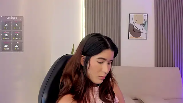 emiilyy cute online show from October 9, 2025, 12:28 pm
