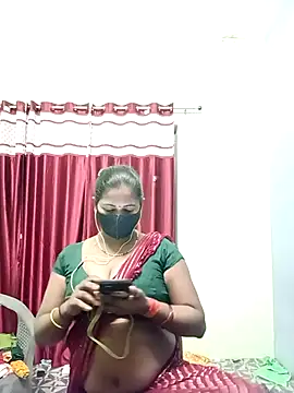 Snapshot of School_medam chatting on October 8, 2025, 3:46 pm School medam online show from October 8, 2025, 3:46 pm