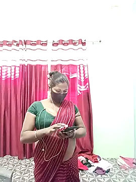 Snapshot of School_medam chatting on November 8, 2025, 8:18 am School medam online show from November 8, 2025, 8:18 am