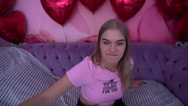 AlinaLiii online show from February 8, 2026, 8:39 pm