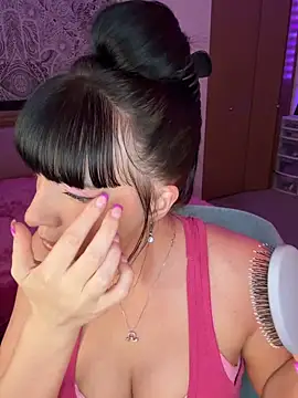 MaciiMayy online show from March 22, 2026, 8:10 pm