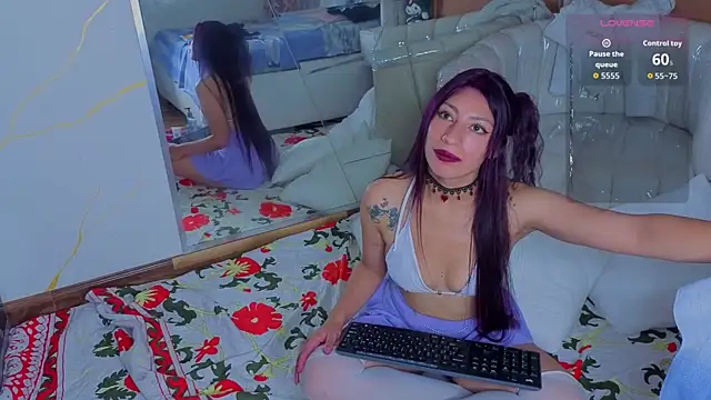 AlisonCold online show from October 31, 2025, 8:05 pm