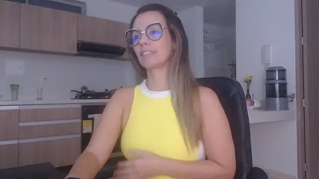 LovePaula online show from March 14, 2026, 11:16 am