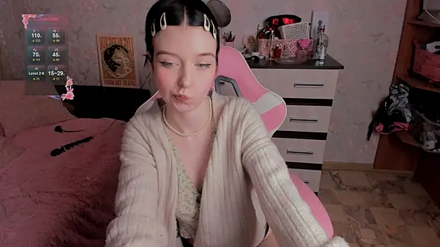 margopink online show from November 19, 2025, 4:40 pm