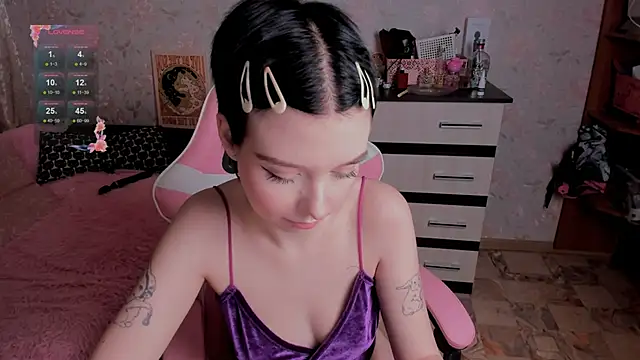 margopink online show from November 12, 2025, 3:49 pm