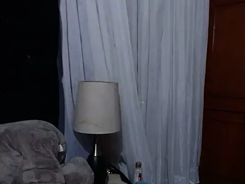 hilarymilky online show from November 9, 2025, 2:04 am