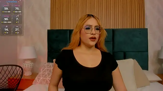 Amber kiss  online show from March 23, 2026, 6:41 pm