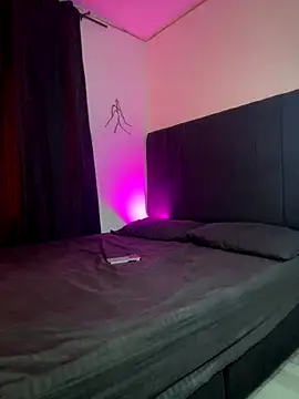 BoomChikaWow online show from November 7, 2025, 11:41 pm