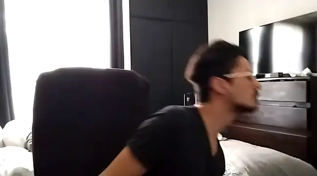 Snapshot of JustBrunox chatting on March 17, 2025, 9:02 pm JustBrunox online show from March 17, 2025, 9:02 pm