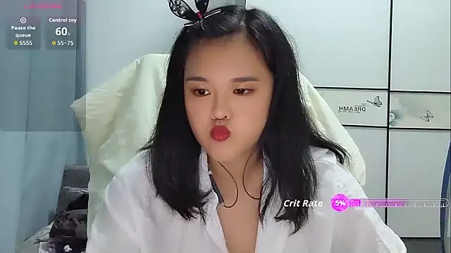 Snapshot of Qian-Qian chatting on October 13, 2025, 1:45 pm Qian-Qian online show from October 13, 2025, 1:45 pm