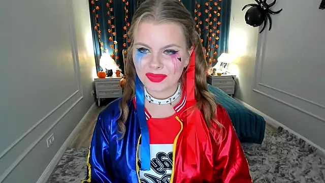 WildeDesiree online show from October 31, 2025, 8:05 pm