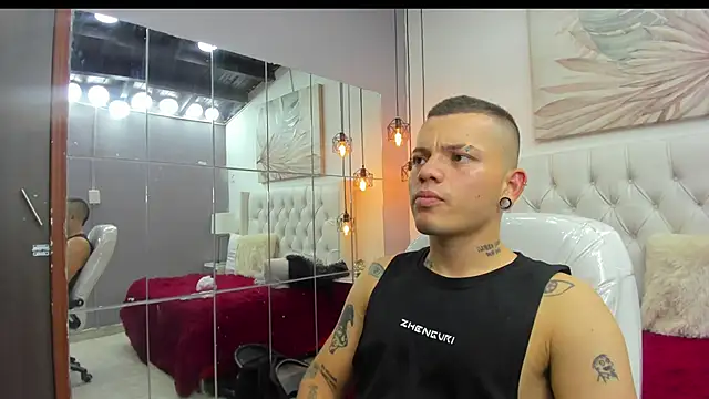 wildthor26 online show from February 25, 2026, 5:40 am