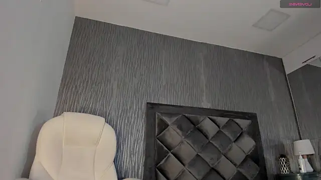 dylan cross  online show from October 26, 2025, 11:10 am