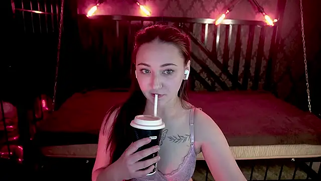 SashaDuvalle online show from March 6, 2026, 8:15 pm