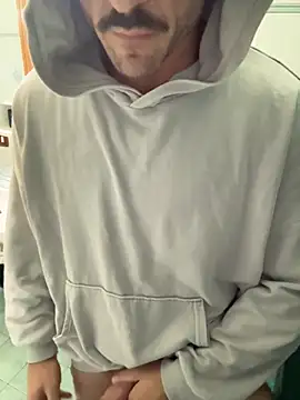 giovan2020 online show from October 30, 2025, 4:37 pm