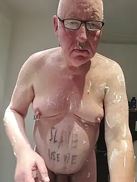 Snapshot of CgnWolf chatting on December 3, 2025, 8:08 pm CgnWolf online show from December 3, 2025, 8:08 pm