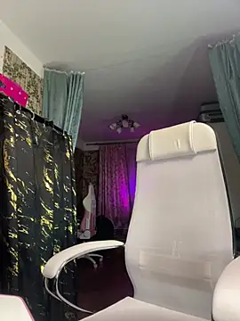 Snapshot of Sweet-blonde chatting on June 4, 2026, 10:25 pm Sweet-blonde online show from June 4, 2026, 10:25 pm