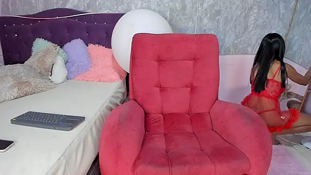 Lauren smiles online show from March 20, 2026, 7:59 pm