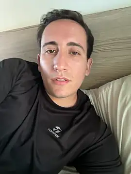 agustinnnnnns online show from September 30, 2025, 8:37 pm