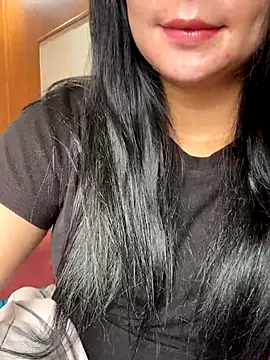 violet-00 online show from September 27, 2025, 2:18 am