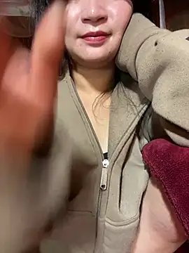 Snapshot of violet-00 chatting on January 17, 2026, 2:04 am violet-00 online show from January 17, 2026, 2:04 am