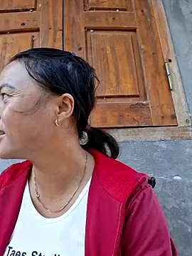 xuxulovezz online show from October 3, 2025, 2:04 am