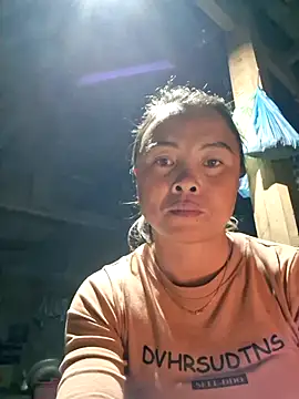 xuxulovezz online show from October 15, 2025, 12:24 pm