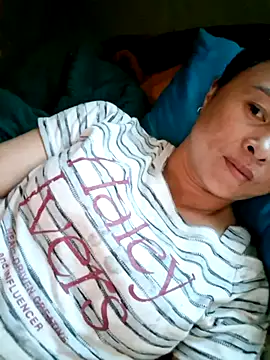 xuxulovezz online show from July 7, 2026, 7:56 am