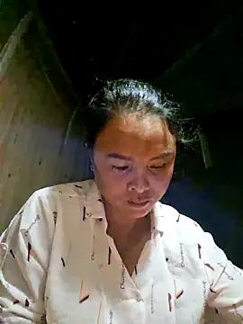 xuxulovezz online show from October 9, 2025, 12:38 pm