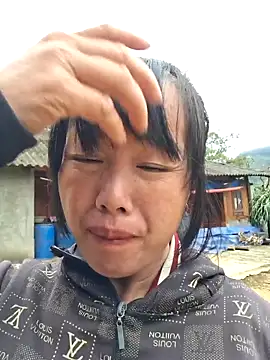 helenzz online show from November 7, 2025, 1:21 am