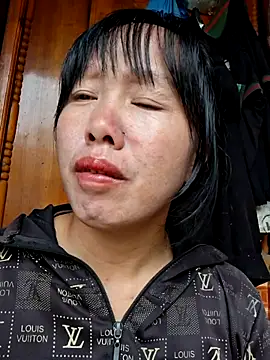 helenzz online show from November 14, 2025, 5:00 am