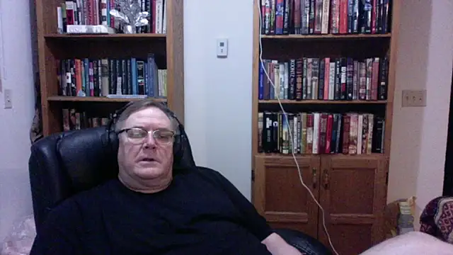 Vinyl22xh online show from June 19, 2026, 3:56 am