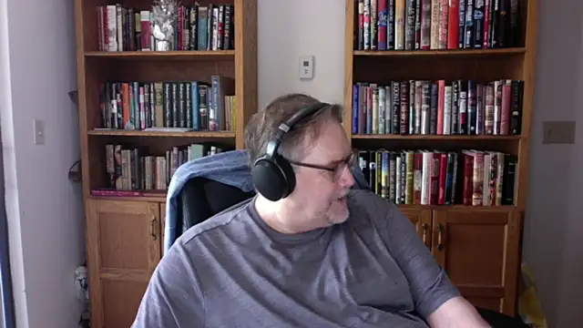 Vinyl22xh online show from April 16, 2026, 10:01 pm