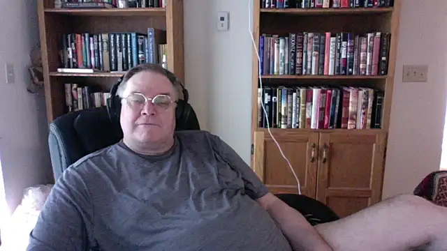 Vinyl22xh online show from June 6, 2026, 8:47 pm
