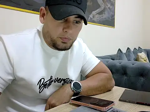 Snapshot of maximus888A chatting on April 3, 2026, 7:42 pm maximus888A online show from April 3, 2026, 7:42 pm